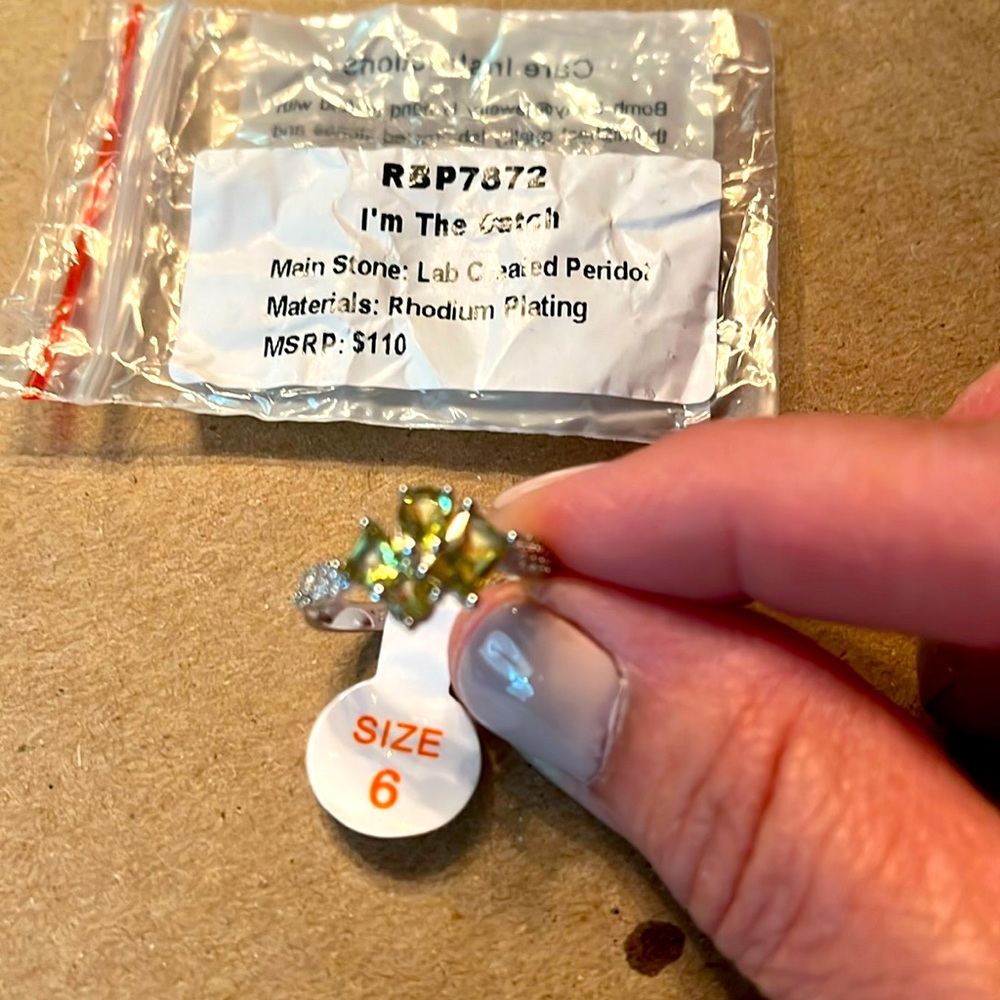 Ring Bomb Party “I’m the Catch” Lab Created Peridot- size 6